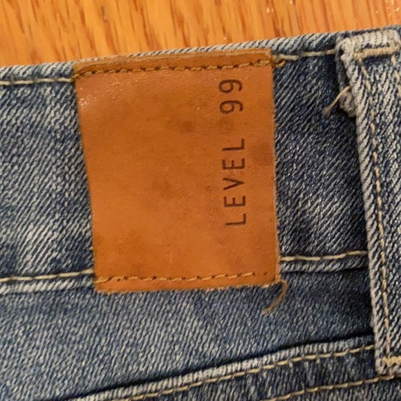 Level 99 denim distressed shorts - Picture 4 of 5